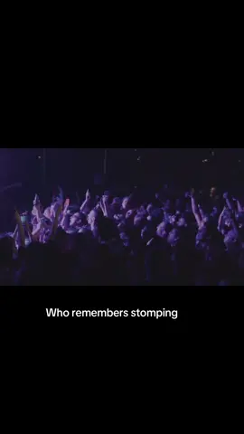 Two stomps. One clap. And the whole gym shaking. If you were in high school when We Will Rock You hit the speakers, you already know — it wasn’t just a song. It was a ritual. Stomping on the bleachers, chanting like warriors, taunting the other team like you meant it. No phones. No filters. Just sweat, pride, and the whole school backing their team. Those were the good days. 🏀🎶🔥 #GenXVibes #GenJonesEnergy #RaisedOnAnthems #WeWillRockYou #QueenForever #StadiumAnthems #HighSchoolHype #FridayNightFeels #ThrowbackThunder