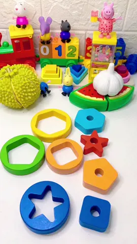 Đồ chơi trí tuệ kích thích phát triển tư duy giúp bé tăng khả năng quan sát và nhận biết hình khối màu sắc #dochoi #dochoichobe #dochoitreem #dochoithongminh #dochoitritue #dochoituduy #dochoilaprap