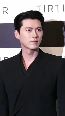 Ảnh như tạc tượng vậy á. #hyunbin 