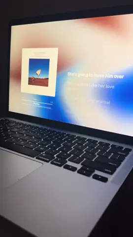 Let’s sing 🎤 #promises #thcranberries #promisesthecranberries #doloresoriordan #myfavoritesongs #macbookair #imusic #fyp 