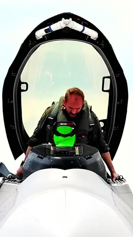 Pilot of F-22 Raptor Fighter Jet Prepares for Rapid Takeoff | #military #fighterpilot #f22 #fighterjet #airforce #aviation 
