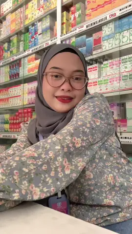 Cari apa beb🤏💗💗💗💗#riau_pekanbaru #asistenapotekerhits #pharmacy #farmasistory #apotekviral #riau_pekanbaru 