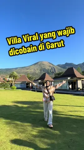 cahaya villa mah emang udah viral dari dulu karna view, service dan kenyamanan nya yang gausah diragukan lg gess #cahayavillagarut #hotelgarut #garut #villa #garutupdate #garuthits #liburan @