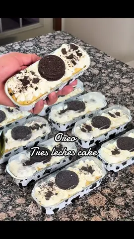 En esta ocasión te muestro como preparé los oreo tres leches cake. Fácil rápido y sencillo, utilizando los ingredientes que dice la cajita. Perfecto para compartir con la familia, amigos o si deseas emprender algún negocio. Recuerda que tú siempre puedes agregar los ingredientes que quieras, yo solo te muestro lo que a mí me ha funcionado y claro que acepto cualquier consejo para mejorar. #oreo #cake #tresleches #paratiiiiiiiiiiiiiiiiiiiiiiiiiiiiiii #tiktokviral 