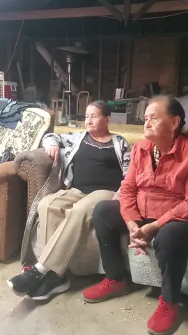 mis primos cantandoles alas Damas mi tia y mi mama🥰🥰#lasmananitas#reunionfamiliar❤😇🎉🍻💯 ❤ 