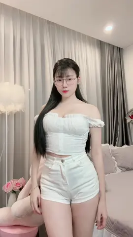 Cỏ dại bên hoa #xuhuongtiktok 