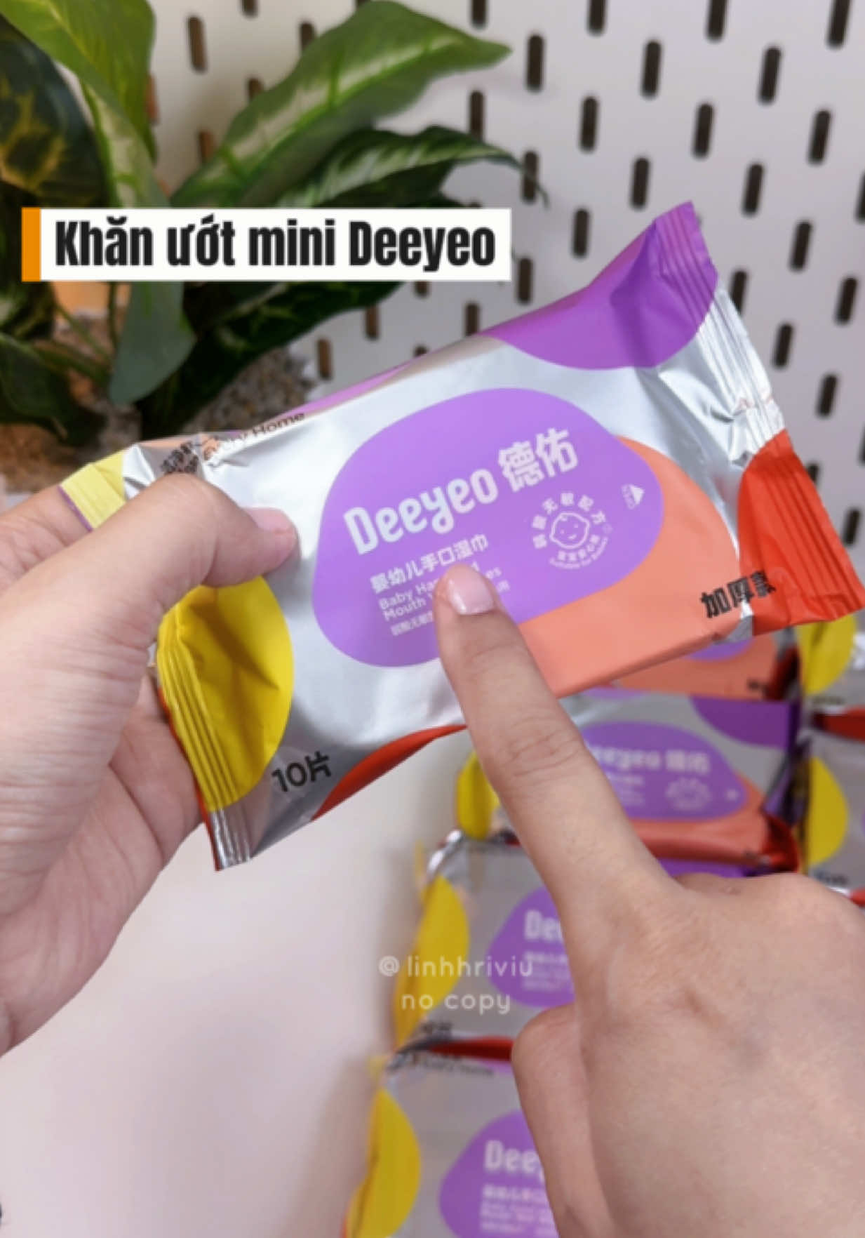 Khăn ướt mini bỏ túi tiện lợi ✨ #linhhriviu #deeyeo #deeyeowipes #khanuot #khanuotmini #khanuotdeeyeo 