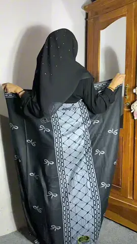 Pakai sarung simple lagi🩶#sarungbatik #sarungsantriwati #sarunggoyor #sarungpitalucu 