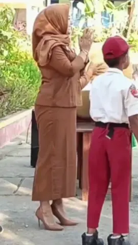 buk Guru PNS Cantik viral Terbaru hari ini trending lewat beranda karena penampilannya bersih dan feminim banget  ??? #pnscantik #gurusmp #gurusd #gurutiktok #guru #pns #pnsmuda 