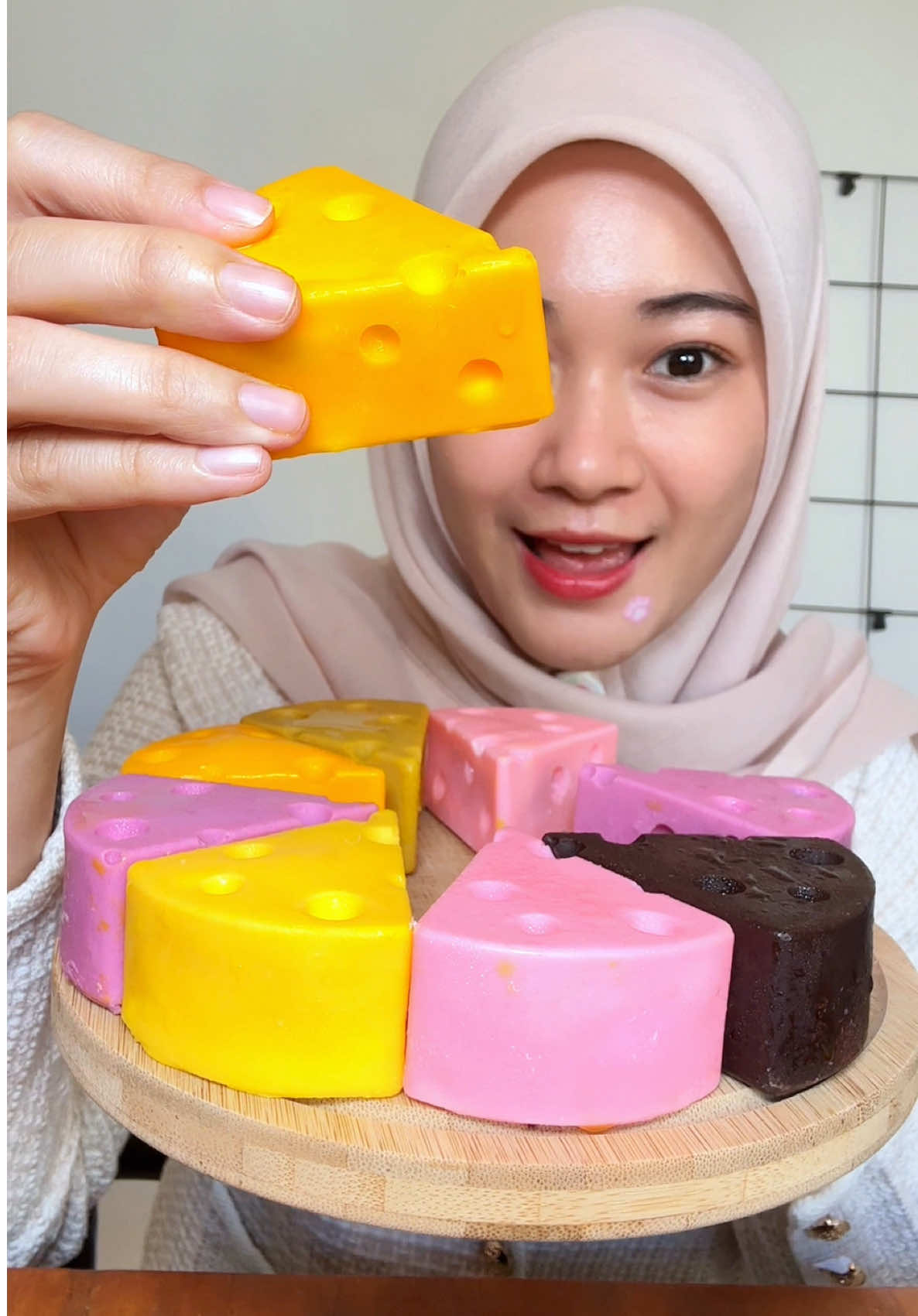 @Icecream_universe Gak mau ketinggalan yang lagi viral 🤩 #inicia #iniciamukbang #mukbang #asmr #tomandjerry #cheesecake #cake 