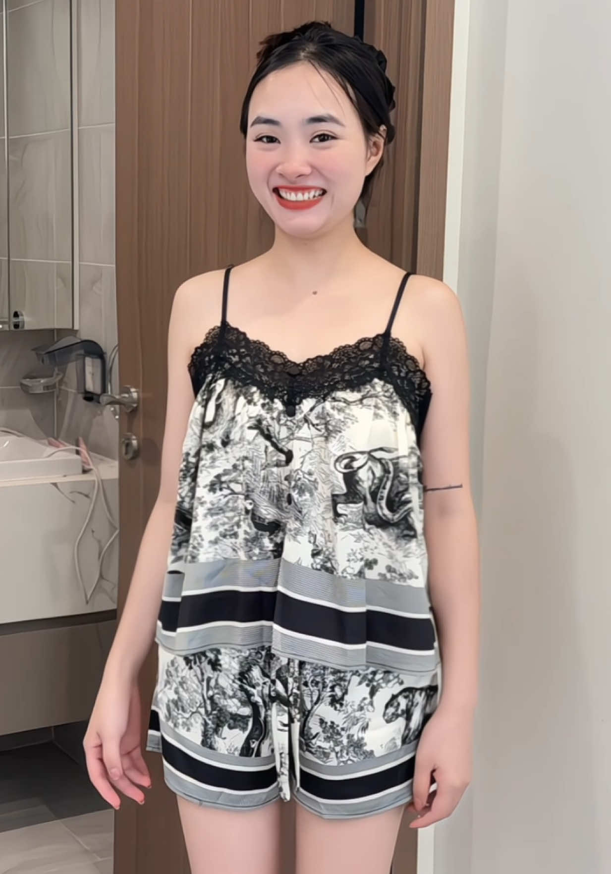 Bộ ngủ lụa 2 dây #totenlanh #bongulua #bomacnha 