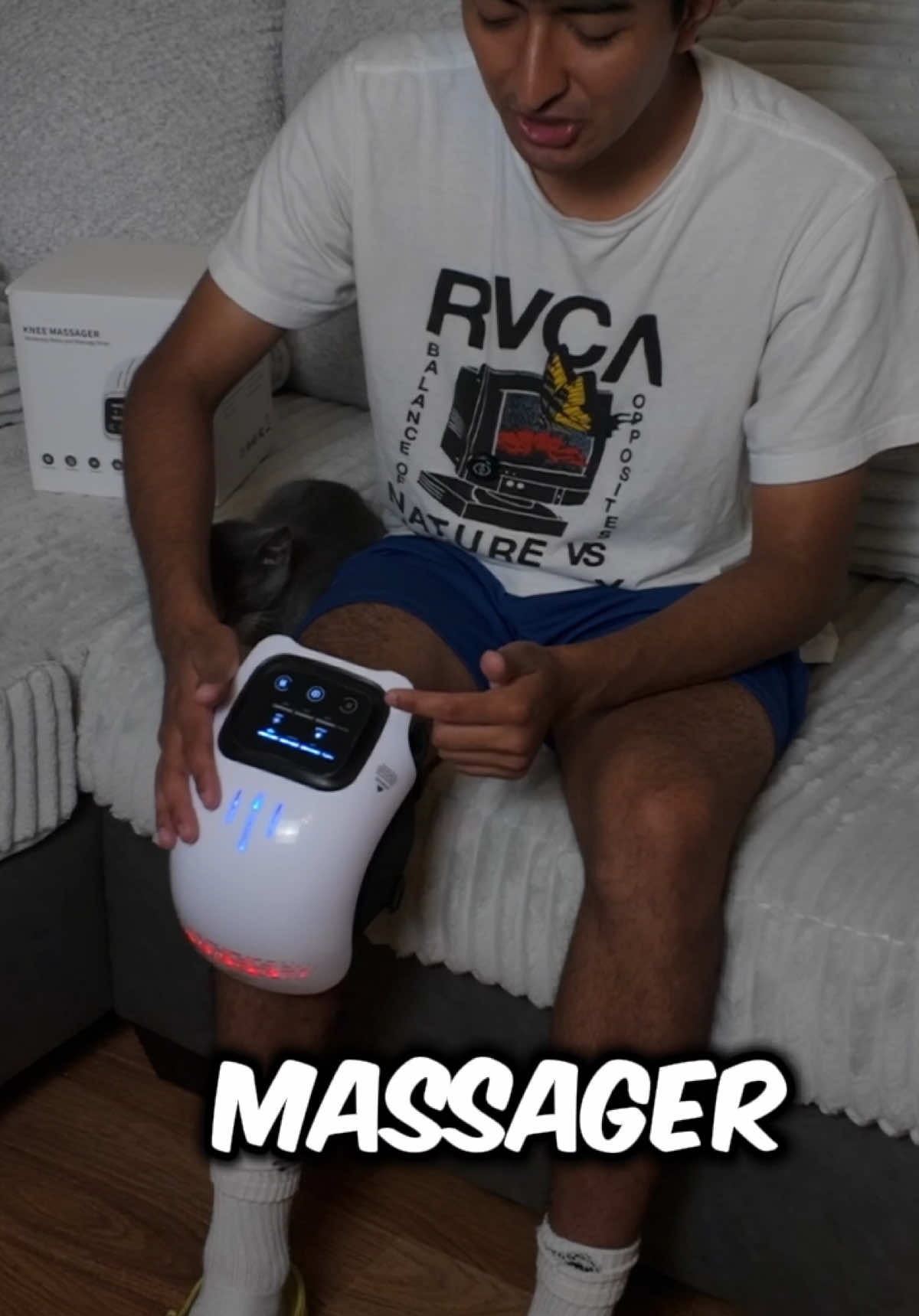 Bad knees? This knee massager uses heat therapy, vibration, red light, and laser treatment to relieve joint pain, boost circulation, and speed up recovery. Perfect for arthritis, soreness, or post-workout stiffness 🔥🦵 #kneepain #kneemassager #redlighttherapy #heattherapy #jointpainrelief        