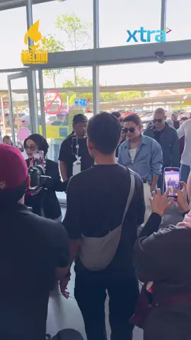 Wah, barisan artis dah sampai AEON Mall Bukit Mertajam bersempena Melodi Terhangat Superstar Tour! Memang meriah menjelang Anugerah Melodi Terhangat 2025 ni 😍 #xtramy #xtratonton #amt2025 