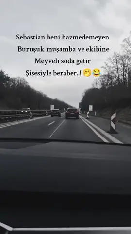 Kimileri benim mutluluğumu çekemiyor kimileri ise başarımı, ben de onlara diyorumki 