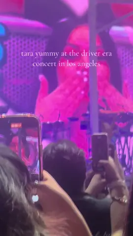 #akiss #rosslynch #rockylynch #thedriverera #theobsessiontour #concert #losangeles #thepalladium #tarayummy #jillianwebber #kenzieluby #jakewebber 