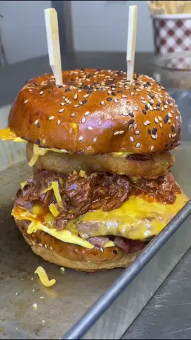 Burger's Teplice!😎✊  No kdo neví kam na hambáč, tak tady je jedno kvalitní řešení!😏 Kdo zná a kam příště?😇 #burger #hamburger #cheeseburger #sýr #teplice #usteckykraj 