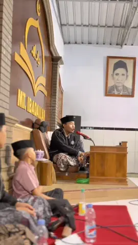 gus e nuntun syirr tanpo waton di rutinan kamis sebelum gus e berangkat umroh masyallah.  #viraltiktok  #viralvideo #fypシ゚viral #ngajingopi #fyyyyyyyyyyyyyyyy #fypppppppppppppp  #viral?videotiktok 