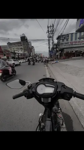 nếu một ngày bạn thấy cổ ở cạnh một ai đó hãy hiểu họ đã ở lại sau hàng nghìn lần cổ cố đẩy họ khỏi cuộc sống.. chờ đợi không phải là khong có thể quay lại được ,phải kiên trì thì mới có được người mình yêu 🥰🥰#xuhuong #tiktok #xuhuongtiktok #hashtag #ex150độkiểng 