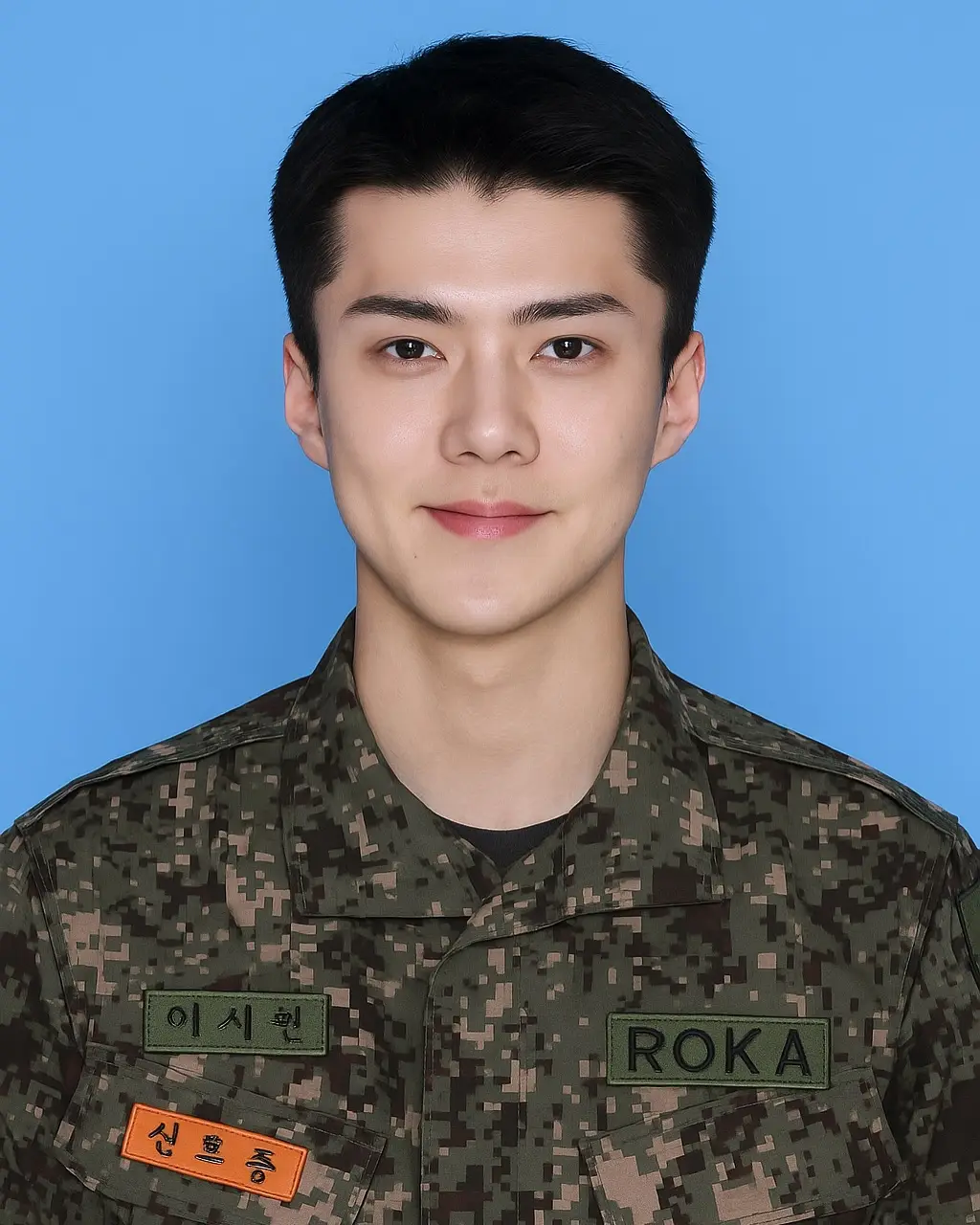 harus nunggu sampe kapan lagi ya biar bisa liat foto sehun pake baju militer yg asli ga kek edit² gini 😭mana ganteng banget lagi🔥, slide 2 bonus😭 #sehun #sehunexo #wamil 