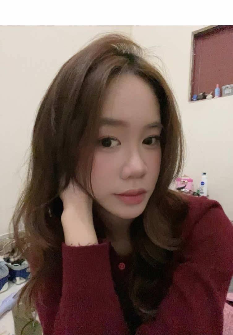 sao ở ngoài bà không giống trên hình vậy bà☺️🤡 