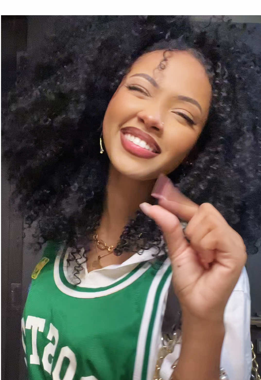 CLOCK IIIIIITTT !!! top from @The Basement and nails by @Layalee Beauty Center #ace #aceloveisland #LoveIsland #fyp #OOTD #blackgirlmakeup #streetwear #ahs #afro #damsonidris 