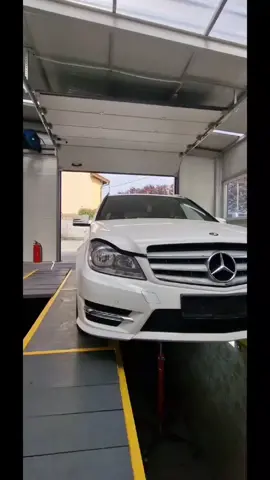 se schimba uleiul la cutie?