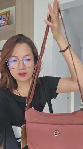 #กระเป๋าผ้าไนล่อน #กระเป๋า #กระเป๋าสะพาย #กระเป๋าแฟชั่น #กระเป๋าสะพายข้าง 