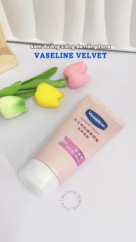 Em này nâng tông tự nhiên siu xinh lun á 🍒 #maryriviu #vaseline #hoptaccungunilever #duongthe #duongdabody #chamsocda #goclamdep 