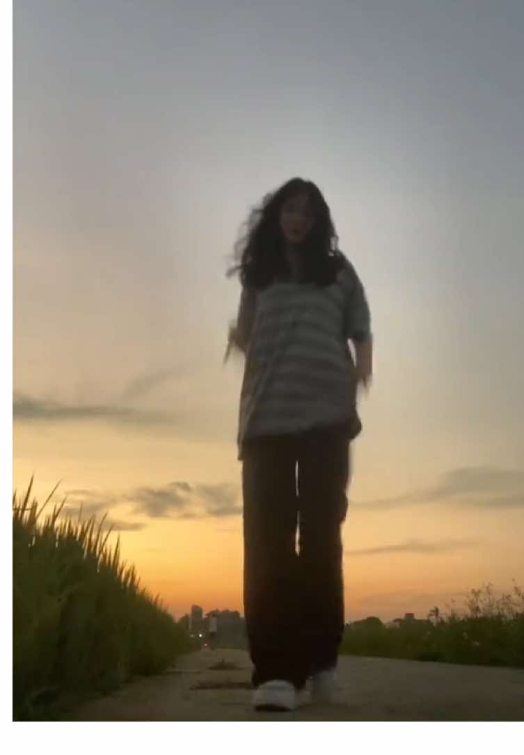 Vd từ lúc ch gặt lúa:3.                         #bts #boywithluv #dancekpop #dancechallenge #cover #mphm6 #dancewithtiktok #moingaymotbannhac #memmories #tiktokviral #xh 
