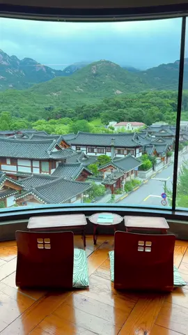 📍 1인1상 [South Korea, Seoul, Eunpyeong District, Yeonseo-ro, 534 4층/5층] - get an amazing view of the hanok village (get a seat on the 4th or 5th floor to see the best view!) #seoul #seoullife #seoulcafe #cafe #korea #seoultravel #koreanfood 