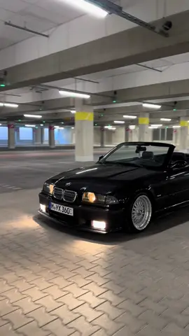 rolling shot mal anders  #e36 #inna #goviral #fyp #cabrio #carsoftiktok #bmwlife #oldschool 