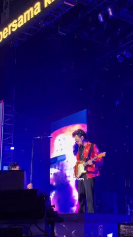 part gitar to the bone lagi🎸 @Pamungkas #pamungkas 