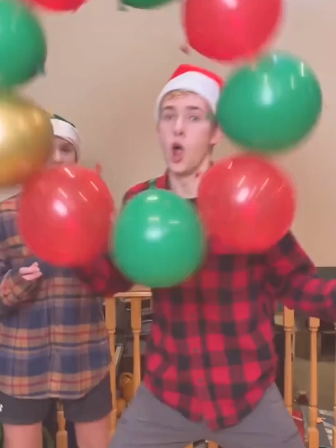 Crazy Balloon Spin Game!!!!!🎈🎄🎈🎄#fyp #games #hotsauce #challenge #bensonbros