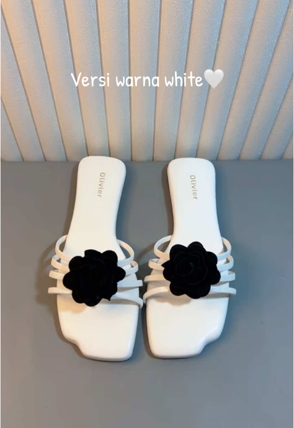 White🤍