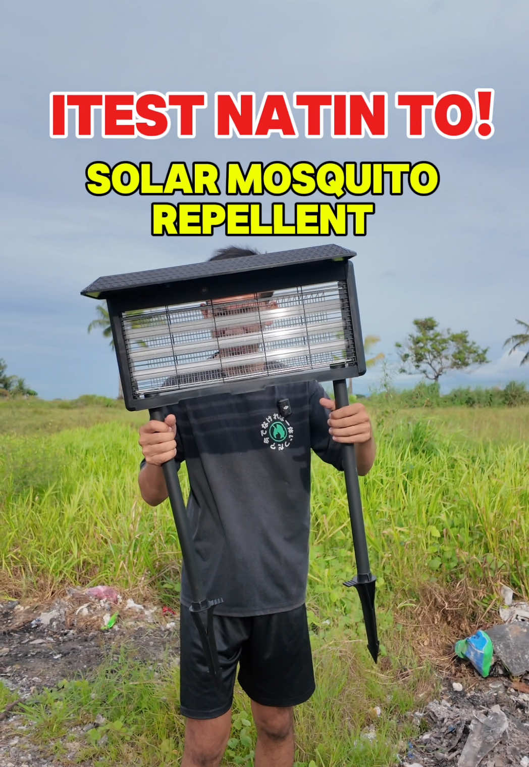 Itest muna natin yaan before ninyo gamitin Solar powered naman sya and yung battery is lithium 3.7 more than 10,000mAh ang capacity hindi malobat sa isang gabi lang So far useful sa bahay na maraming insects 
