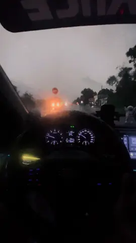 Đã đéo có tiền mua ô tô thì chớ 