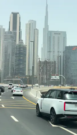 Range Rover ruling on dubai mode on #fyp #dubai #uae #explore #viralvideo #foryoupage 