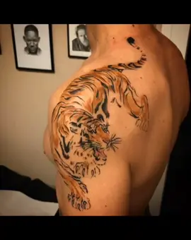 so hot | ib @︎  #tattooback #tattoo #fyp #xybca #hot 