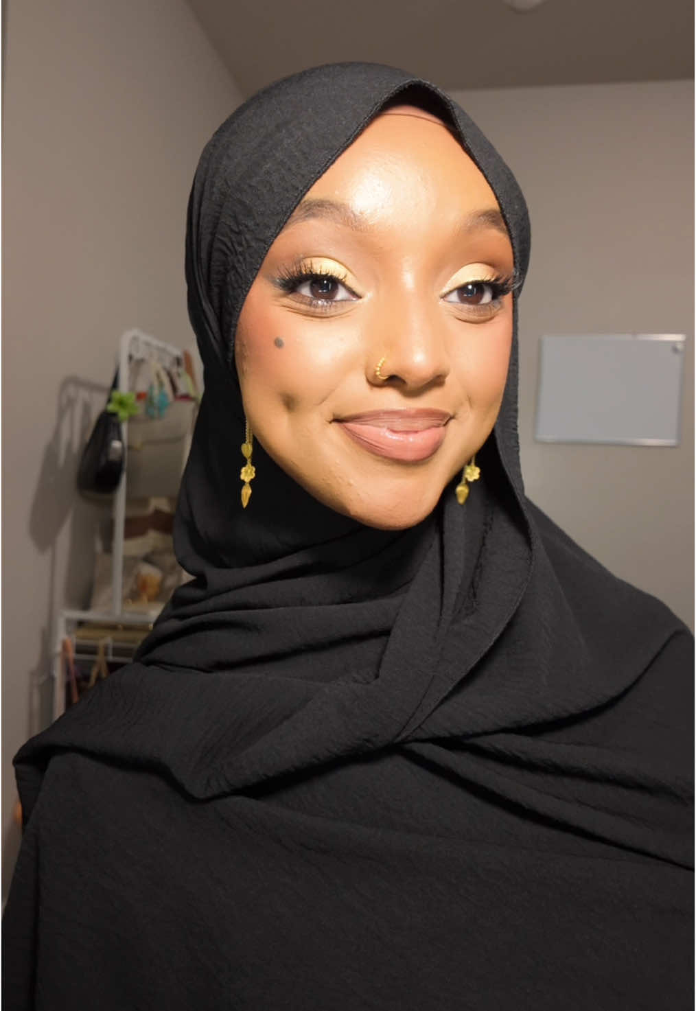 Quick full beat base routine 🫶🏾.                    ✨Products I used✨ @Huda Beauty @hudabeautyshop easy blur primer , foundation, setting powder and blush @Made by Mitchell contour and blush case @Morphe Cosmetics for eyeshadow and lip liner in trend setter @sephora best skin concealer @maccosmetics pressed powder @Benefit Cosmetics bronzer @NYX Professional Makeup blush @Juvia’s Place setting spray @Anastasia Beverly Hills lip velvet #makeuptutorial #fullbeatroutine #makeup #hijabieveryydayy 