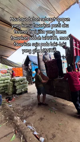 Hanya sebatas kuli pasar,,,  #fypシ #fyp #fyppppppppppppppppppppppp #fypage #fypp #fypviralシ #viraltiktok #trend #pasar #viralvideo #fup #pasarindukkramatjati 