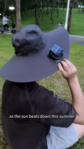 ¡Este sombrero con ventilador solar se vende como pan caliente! ¡Se agota en cuanto sale! 🔥🧢 #solarfanhat #summeressential #coolinghat #sunpowered #beataheathwave #handsfreefan #outdoorcooling #sunhatfan #summergear #sombreroventilador #sombrerodeverano #gafasdesol #ventiladorportátil #ventiladorsolar #ropaoutdoor #accesoriosverano #ventilaciónmanoslibres #equipodeverano #gadgetsparati  #usa_tiktok #tiktokmademebuyit #TikTokShopHolidayHaul #foryou #viral #fyp #TikTokShopLoveAtFirstFind #spotlightfinds #TikTokShopspringglowup #spotlightfinds #TTfest #spotlightfinds #TikTokShopspringglowup #TikTokShopMothersDay #TikTokShopMemorialDay #Summer #summervibe #tiktokshopsummersale #SummerDeals #father'sday #outdoorfun #staycool #PortableFan #fathersdaygift #DealsforYouDays #dealsforyoudays 