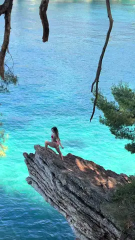 This is Montenegro, the most beautiful country ever. ✨🇲🇪 #montenegro #svetistefan #viralvideos 