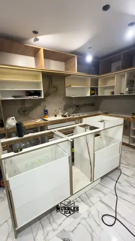 Dice la cliente que quiere que le separe la mano de obra en la cotización #cocina  #melamina #diseñodeinteriores #casa #mueblesica 