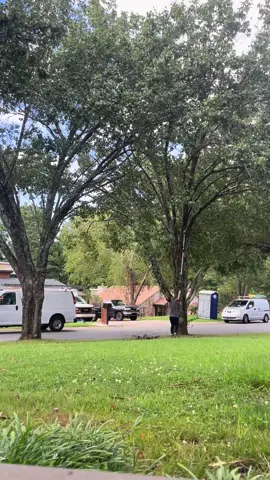 At least he moved his truck when he saw I was getting to work 🤷🏽‍♀️🩷….but someone should tell them I’m still not done 🙈 #polesaw #dewalt #DIY #neighbors #neighborfromhell 