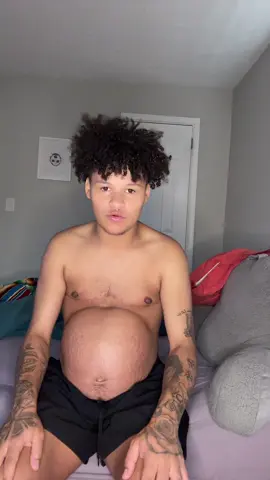 Raw and uncut 😩 I said the hottest years of the month 😂 I’m over it 😭😭. #thirdtrimester#pregnant#transgender#ftm#explorepage#girldad#twindad#fyp