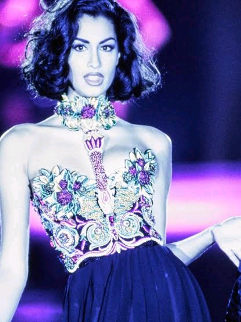 #yasmeenghauri for Versace fw 1991 #versace #foryou #fyu #Runway #models #fashion #SuperModel 