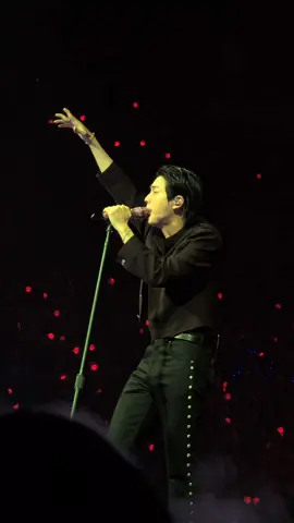 Jin is on another level! 🎤 #jin #runseokjin_eptour #runseokjin #wwh #worldwidehandsome 
