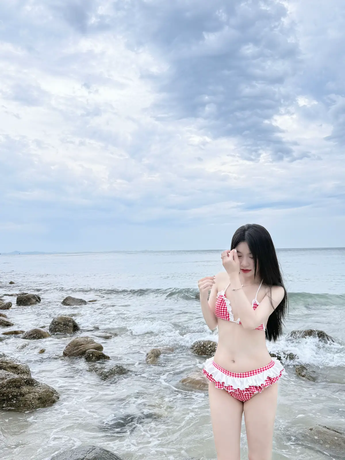 🌊 ☀️ và em 👙