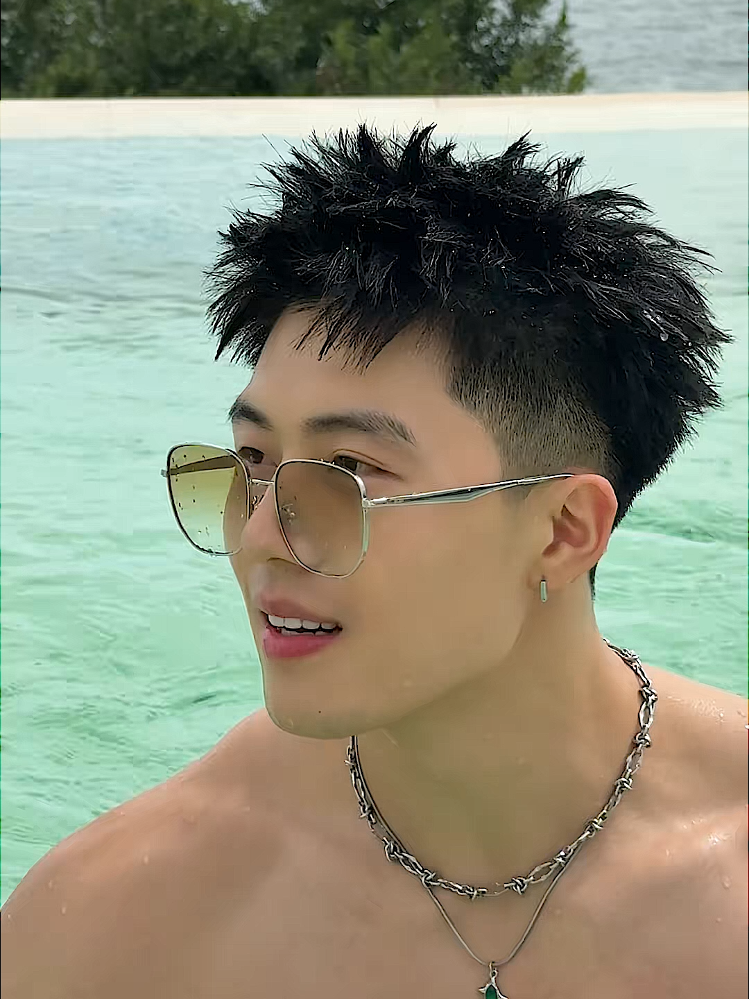 look me #夏天该有的样子 #ilovetiktok #foryou #douyin #boyfriend #fyp #sixpack #gym #beach #swimming