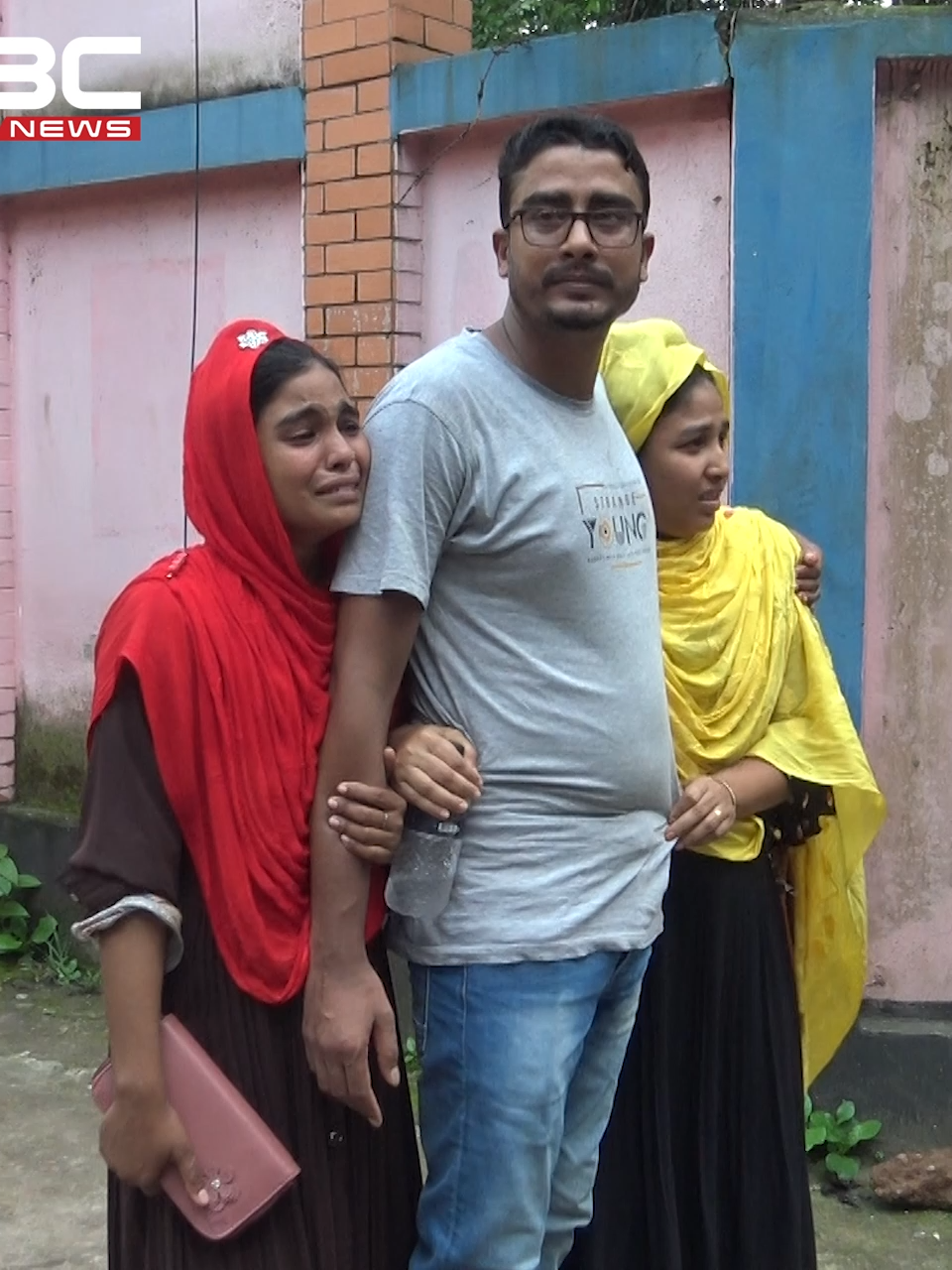 একই পরিবারের সবাই... #dbcnewsbd #dbcnews #dbcnewsspecial #dbcnewstv